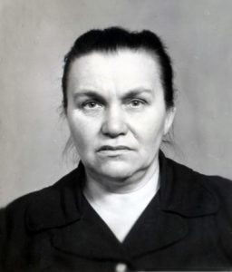 (Год рождения - 1925)Воспитатель детского дома, воспитатель детского сада.Тамара Александровна Сахарова умерла 2 января 2019 года